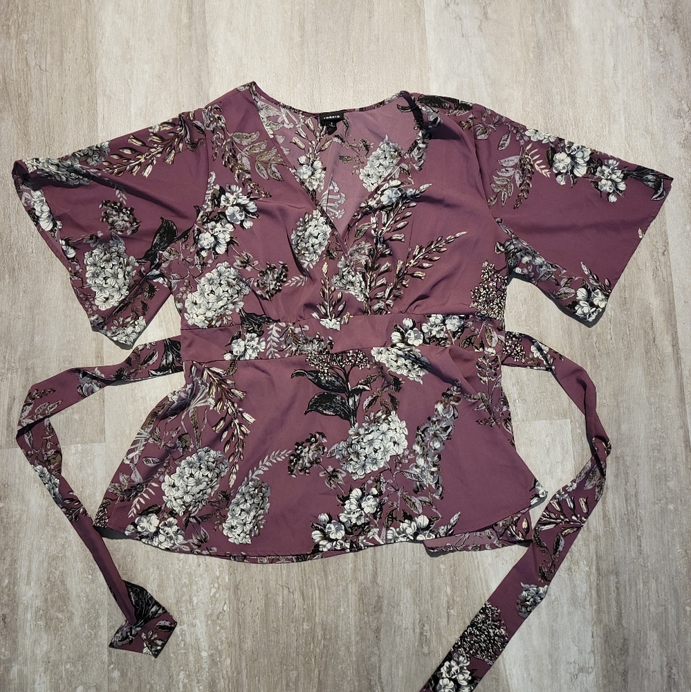 Flowy Blouse by Torrid size 2 (18-20)